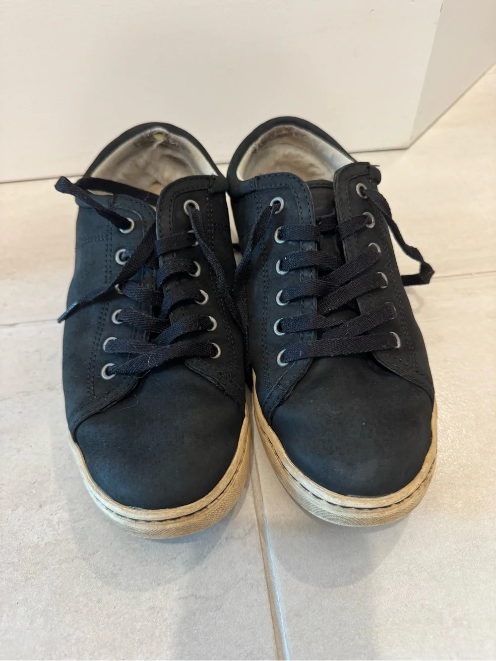 UGG Black Suede Casual Sneakers Women’s Size 7.5